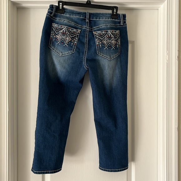 Women’s ND Weekend crop Jean - Picture 4 of 5